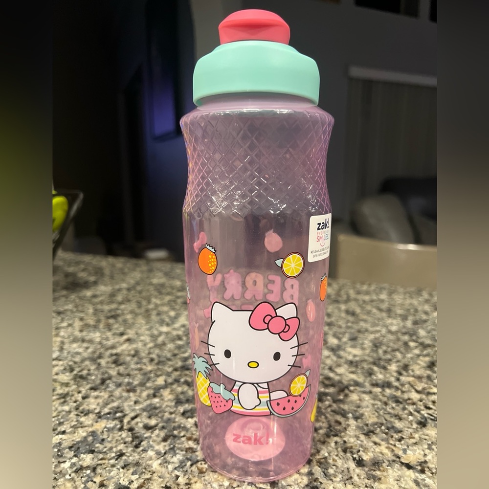New Zak! Sanrio HELLO KITTY 30oz Glitter WATER BOTTLE fruit sweets